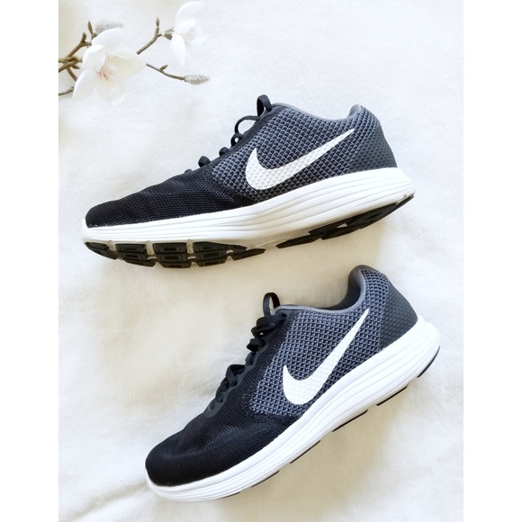 nike 8.5 wide womens